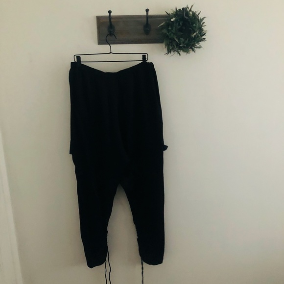 7 ForAll Mankind Black Satin Relaxed Cargo Pant XL - Picture 5 of 6